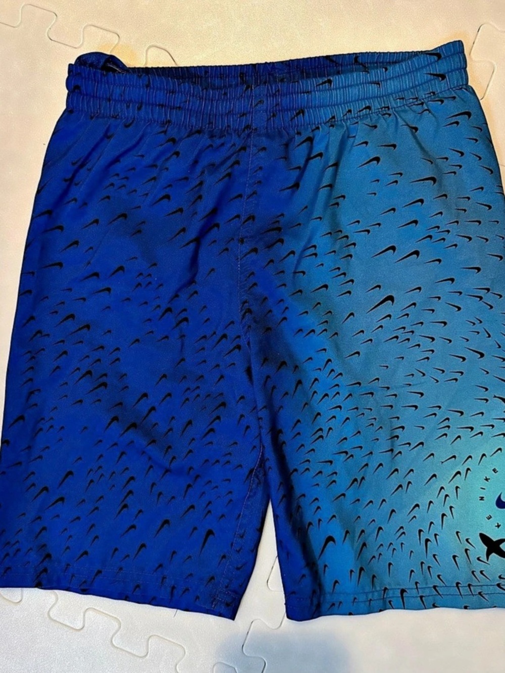 Nike boys Blue Print Athletic Shorts Size Medium 10-12Y